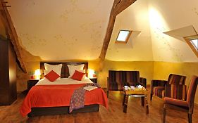 Hotel O2B Aux Berges de Brocéliande